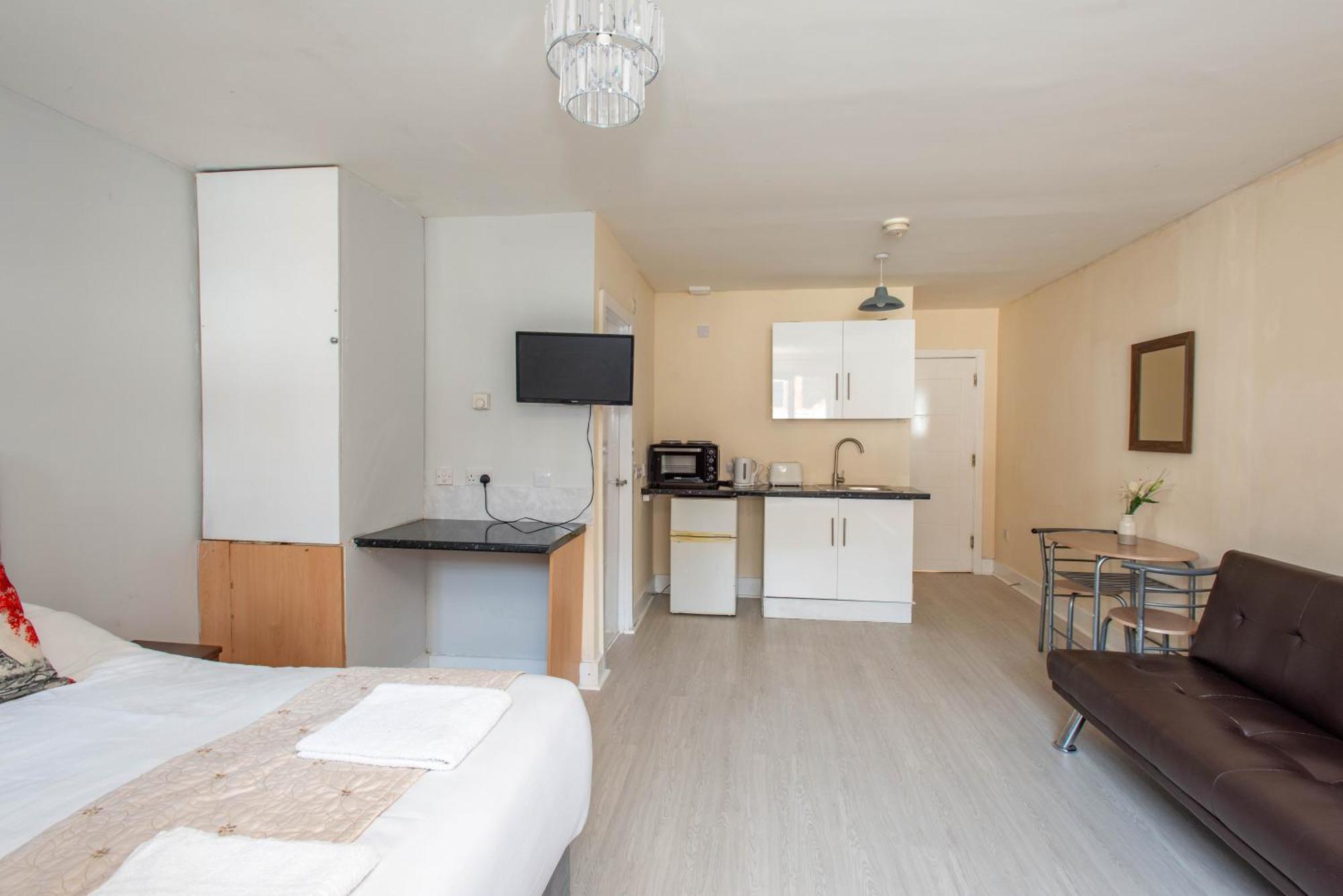 Saffron Studios Орпингтон Экстерьер фото
