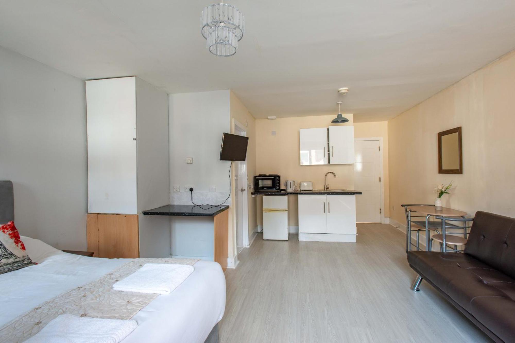 Saffron Studios Орпингтон Экстерьер фото